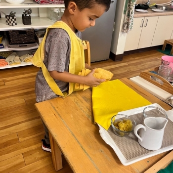 Montessori primary child working at Lifetime Montessori School in San Diego